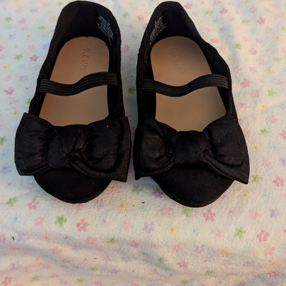 Old Navy Kids Black Dress Shoes with Bow